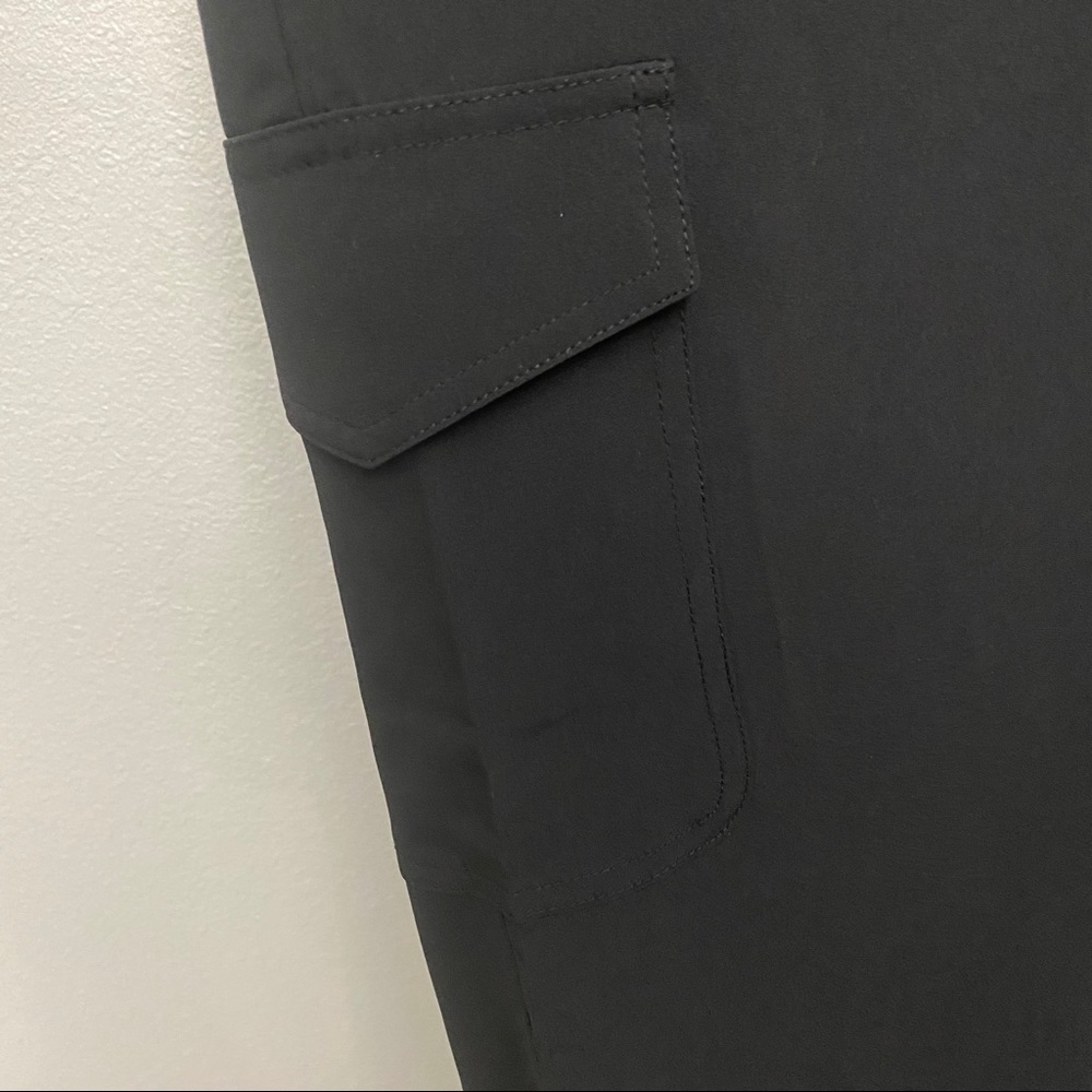 Modern womens cargo pants - Picture 2 of 2
